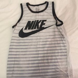Nike sleeveless tee